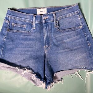 🅽🅴🆆 FRAME Cromwell blue denim cotton jean shorts with frayed hems, size 28